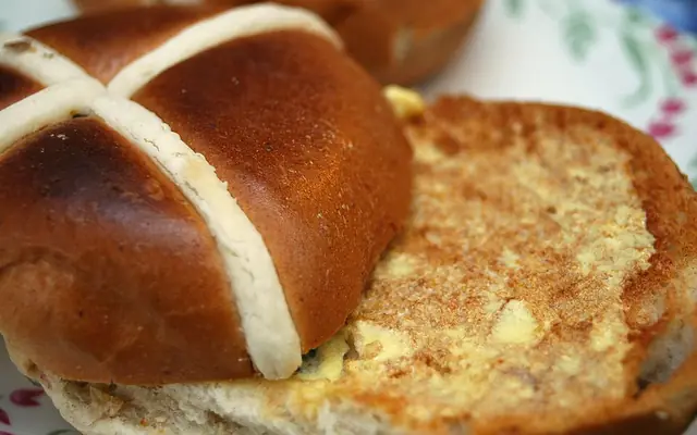 Hot cross buns