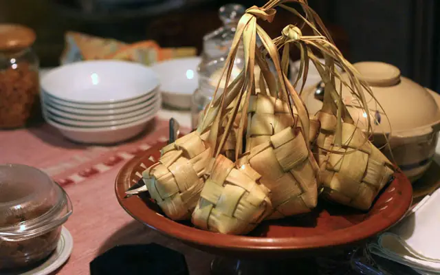 Ketupat, rendang and opor ayam