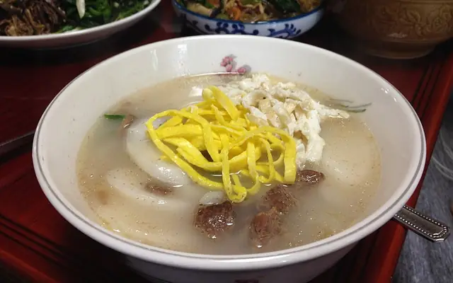 Tteokguk (rice cake soup)