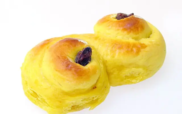 Lussekatt (Lucia bun)