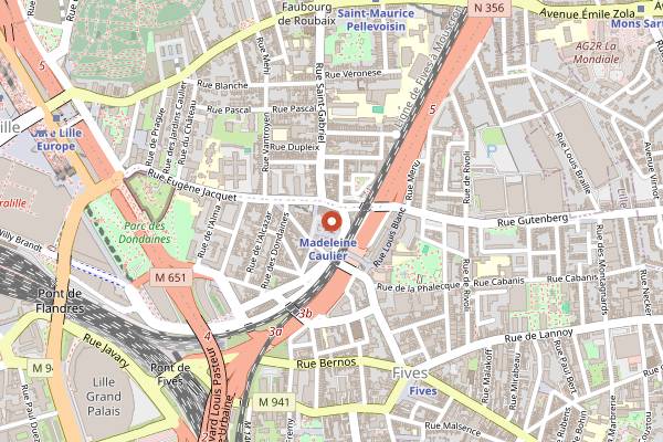 Map showing Marché de Fives (Place Madeleine Caulier) in Lille