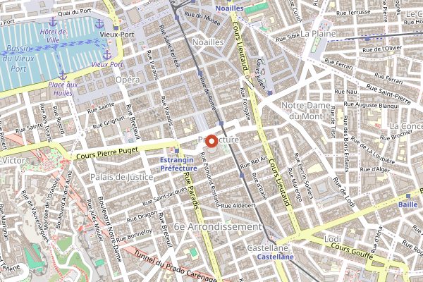 Map showing Le Cafe de la Banque in Marseille